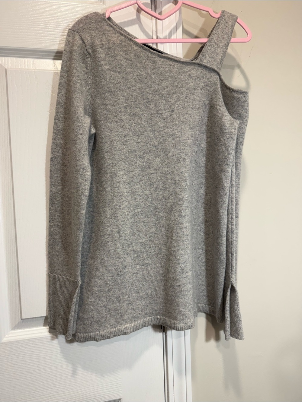 AQUA Cashmere One Shoulder Sweater Gray 100% Cashmere Size Small NWOT